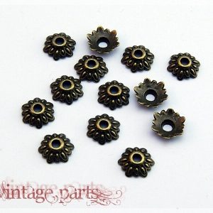 30 Perlkappen in vintage Bronze, 8 mm | vintageparts.eu