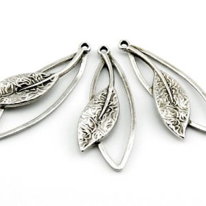 4 große Anhänger mit Blatt in antik silberfarben | vintageparts.eu