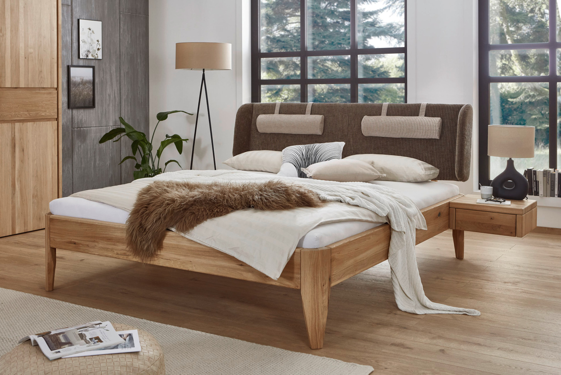 Easy Sleep Doppelbett KT13 aus massiver Wildeiche mit gebogenem Kopfteil | massive-naturmoebel