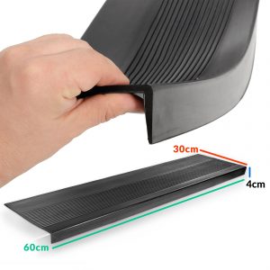 Gummi Stufenmatte Feinriefen gummiert schwarz Winkelkante Gummimatte für Treppe 60x30x4cm | Gummimatte.Online