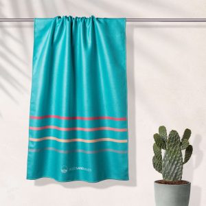 Calm Cruise Light Blue | WOODSANDWAVES