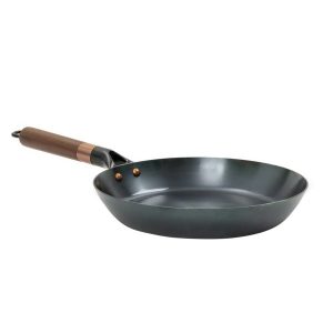 Barebones Camping Pfanne 24cm “Steel Skillet” Vintage Retro Design mit Holzgriff – Raumzutaten.de | Online Shop | raumzutaten