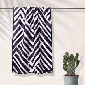 Ocean and Waves Black | WOODSANDWAVES