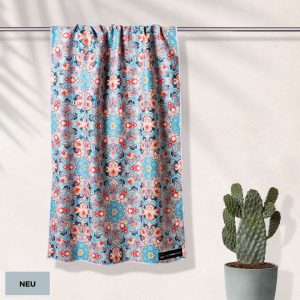 Breezy Blooms | WOODSANDWAVES